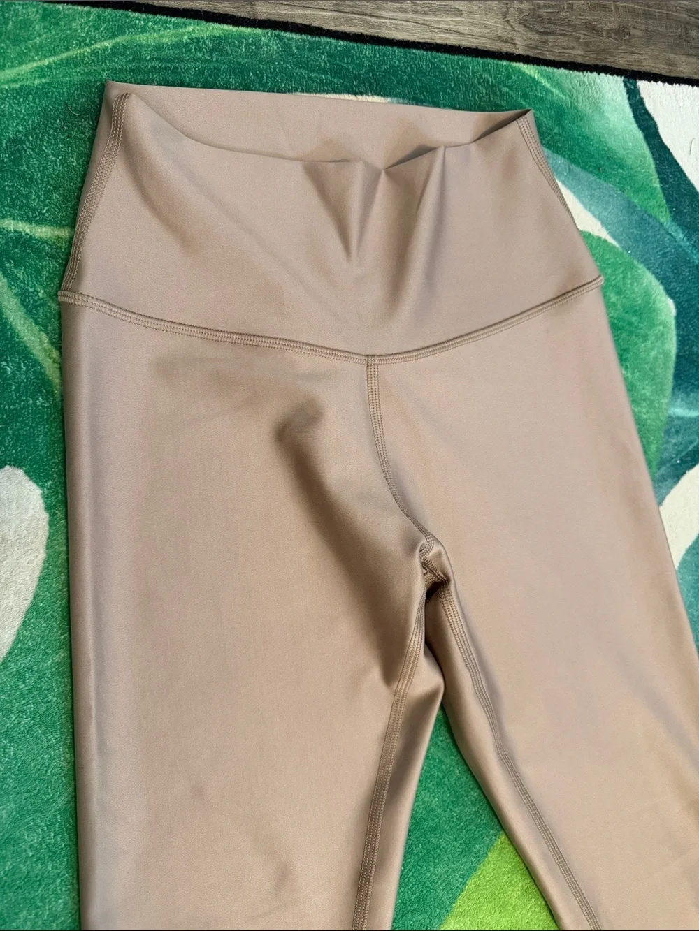 Alo Airlift High-Waist Leggings in Taupe